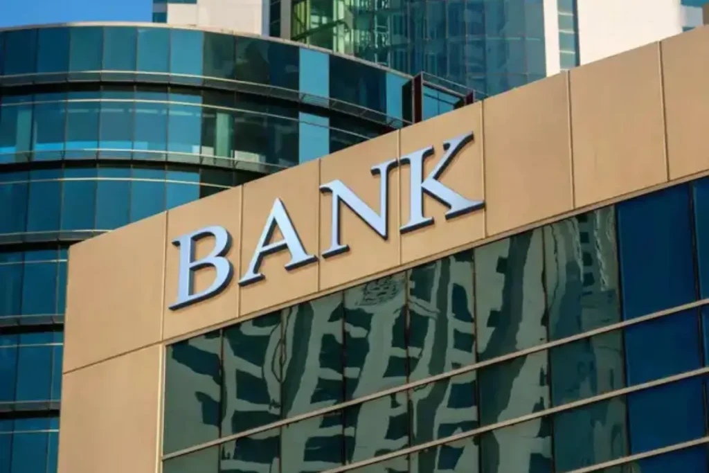 Banking & Financial Institutions